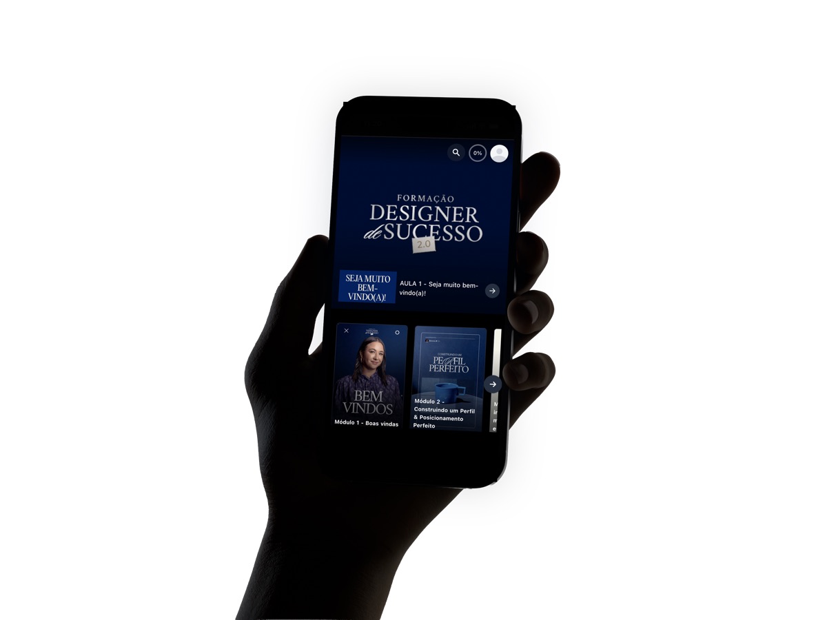 Celular exibindo o app da Formação Designer de Sucesso